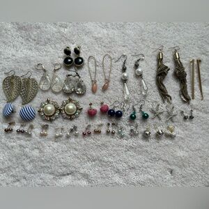 Lot of 28 pairs Fashion Earring Set
